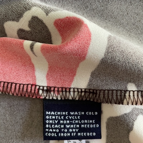 faux wrap dress, brown with bright white/red floral print, size 10 - Picture 6 of 7